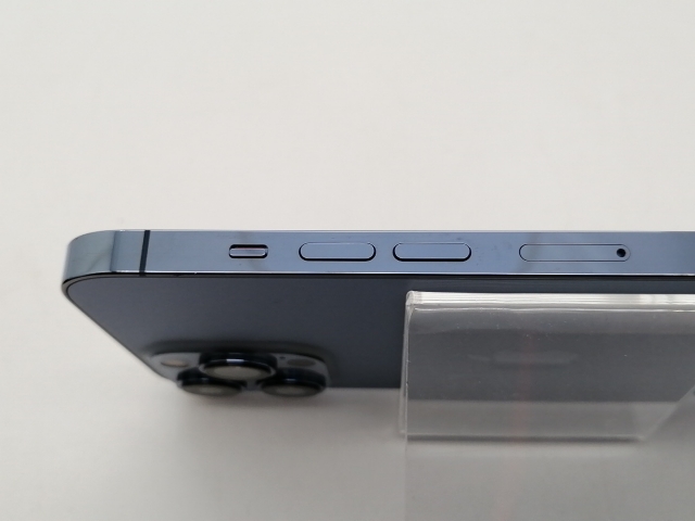 【中古】Apple au 【SIMフリー】 iPhone 13 Pro Max 256GB シエラブルー MLJD3J/A【札幌南2条】保証期間１ヶ月【ランクB】_3