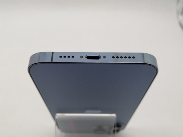【中古】Apple au 【SIMフリー】 iPhone 13 Pro Max 256GB シエラブルー MLJD3J/A【札幌南2条】保証期間１ヶ月【ランクB】_4