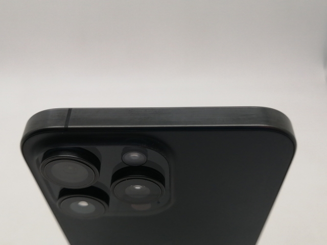 【中古】Apple 国内版 【SIMフリー】 iPhone 15 Pro Max 256GB ブラックチタニウム MU6P3J/A【札幌南2条】保証期間１ヶ月【ランクB】