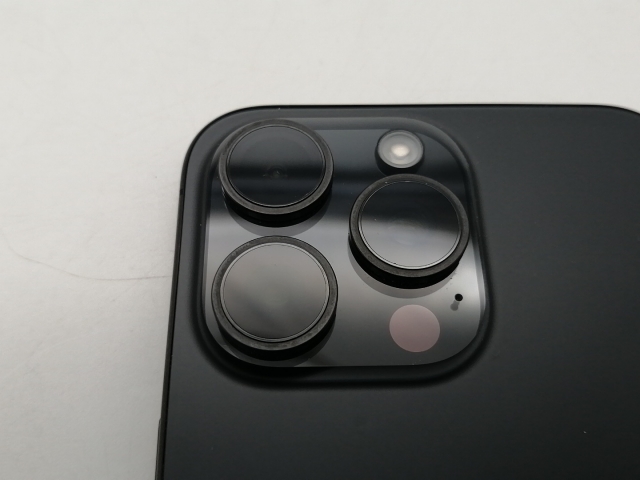 【中古】Apple 国内版 【SIMフリー】 iPhone 15 Pro Max 256GB ブラックチタニウム MU6P3J/A【札幌南2条】保証期間１ヶ月【ランクB】