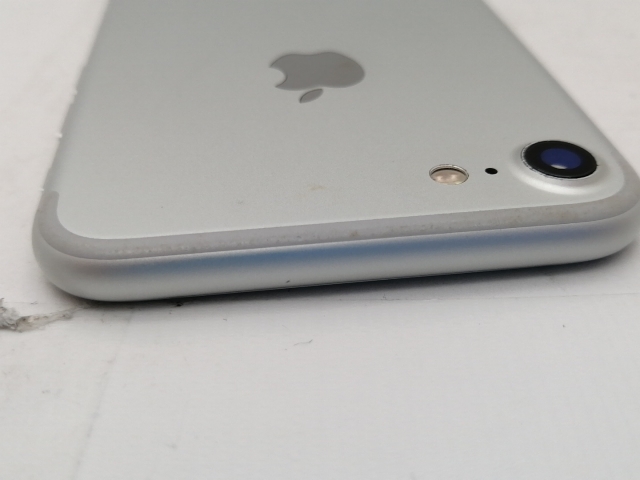 iPhone7 本体　シルバー　32G simロック解除済み iPhone7本体 32GB シルバー SIMロック解除済 中古品 iPhone7[32GB] SIM