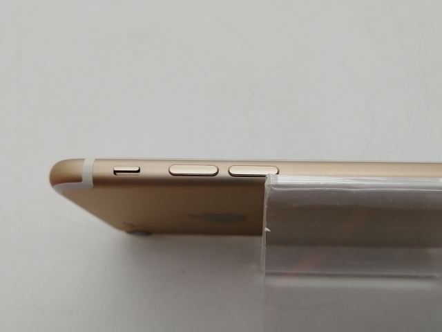 【中古】Apple SoftBank 【SIMロック解除済み】 iPhone 7 32GB ゴールド MNCG2J/A【札幌南2条】保証期間１ヶ月【ランクB】_3