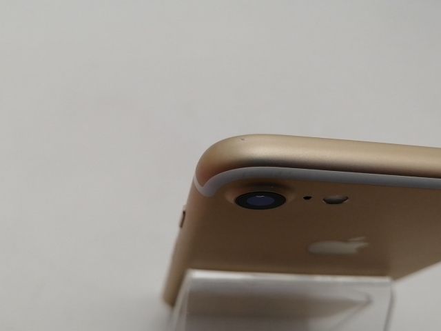 【中古】Apple SoftBank 【SIMロック解除済み】 iPhone 7 32GB ゴールド MNCG2J/A【札幌南2条】保証期間１ヶ月【ランクB】_5