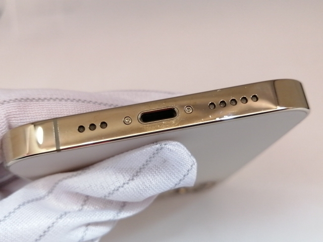 中古・画面キズ有】iPhone 12 Pro 128GB ゴールド simロック解除済 〇