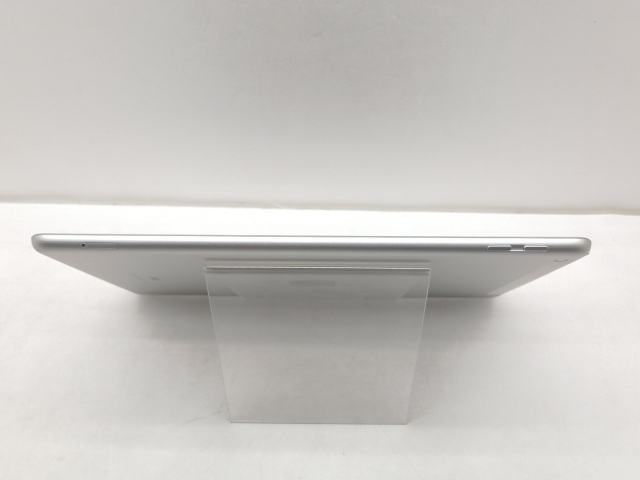 【中古】Apple au 【SIMロック解除済み】 iPad（第6世代/2018） 32GB シルバー MR6P2J/A【仙台イービーンズ】保証期間１ヶ月【ランクB】_5