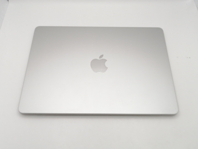 【中古】Apple MacBook Air 13インチ CTO (M2,2022) シルバー M2(CPU:8C/GPU:8C)/16G/256G/35W AC(USB-Cx2)【池袋東口】保証期間１ヶ月【ランクC】