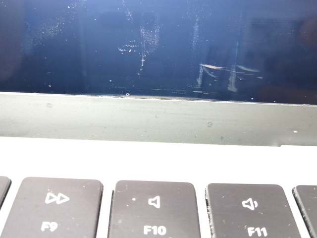 【中古】Apple MacBook Air 13インチ CTO (M2,2022) シルバー M2(CPU:8C/GPU:8C)/16G/256G/35W AC(USB-Cx2)【池袋東口】保証期間１ヶ月【ランクC】