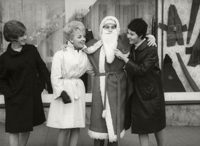 新品 サンタクロースの眼は青い/わるい仲間/不愉快な話[4K/2Kレストア版] Blu-ray /  (Blu-ray) TCBD1601-TCの通販は 5,059円