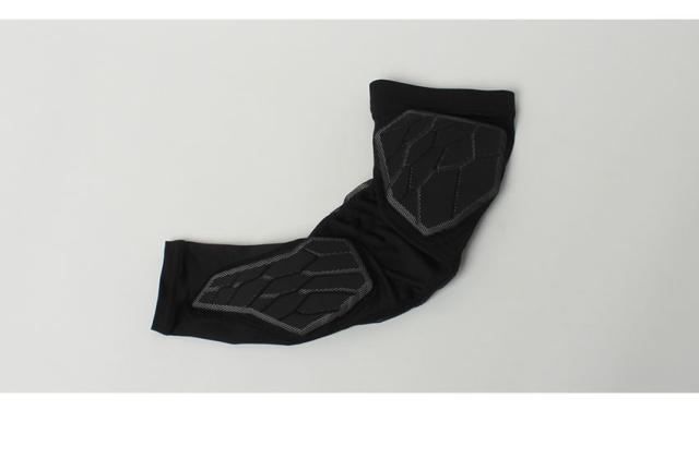 ナイキ サポーター ユニセックス NIKE PRO HYPERSTRONG PADDED ARM SLEEVE 3.0 L ブラック 黒 グレー NIKE N.000.2748 メンズ レディース トレーニング ブランド スポーツ シンプル 運動 部活の通販は