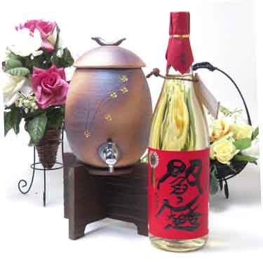 信焼・明山窯 焼酎サーバー 火色金小紋 2200ｃｃ(専用木台付き)+萬古焼き備前金彩氷4点セット+西酒造 富乃宝山 25度 信楽焼・明山窯 焼酎サーバー 火色金小紋 2200ｃｃ(専用木台付き) 本格芋