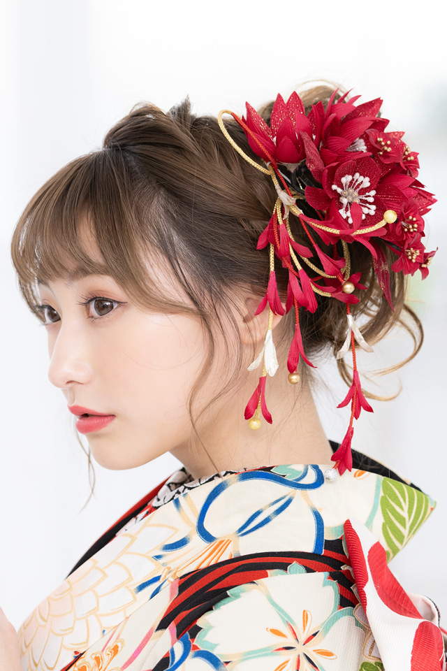 成人式 髪飾り 成人式の髪飾り 2点セット 振袖 卒業式 袴 はかま 結婚式 花 赤 ゴールド パーティー ドレス 婚礼 着物 髪留め ヘアアクセの通販はau Pay マーケット Soubien