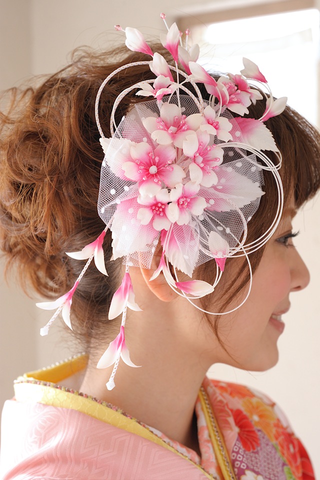 成人式 卒業式などの着物スタイルにオススメな髪飾り 桜 レース ピンクマゼンタ アイボリー 振袖の通販はau Pay マーケット Soubien 還元祭セール対象店舗