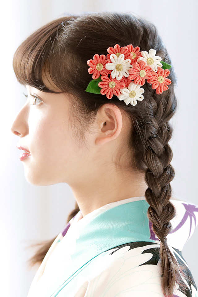 成人式など晴れの日にオススメ 可愛らしいつまみかんざしコーム ピンク 花 振袖 髪留め ヘアアクセの通販はau Pay マーケット Soubien
