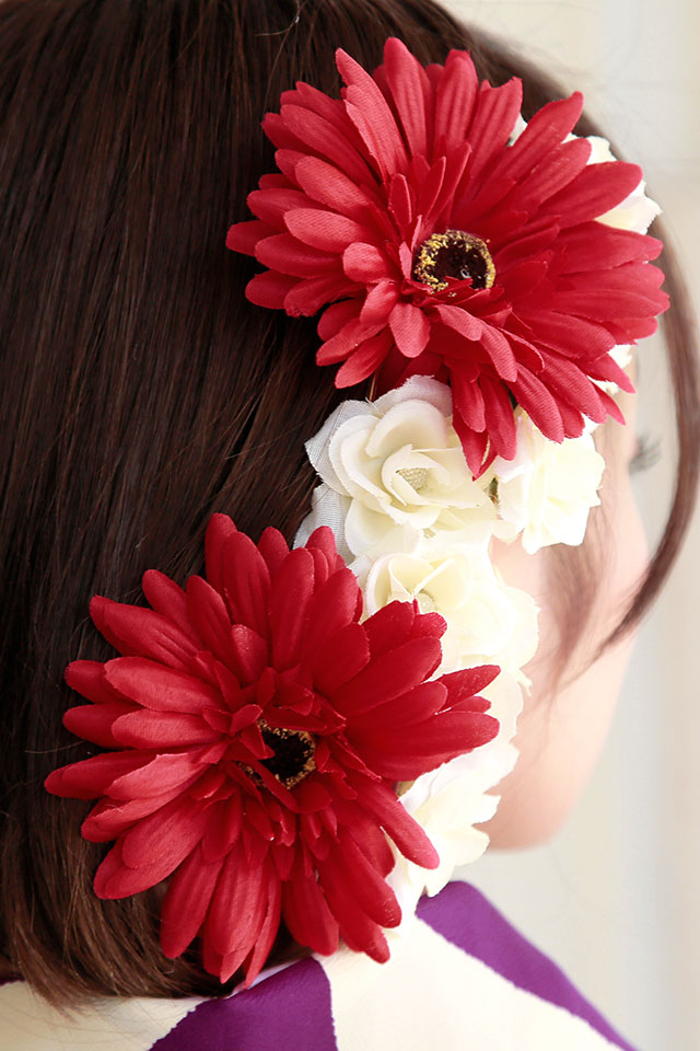 成人式 髪飾り 成人式の髪飾り 振袖向け 浴衣向け 七五三 結婚式 赤 花冠 花かんむり ガーベラ 薔薇 カチューシャタイプ フラワークラウの通販はau Pay マーケット Soubien Big Saleクーポン対象店舗