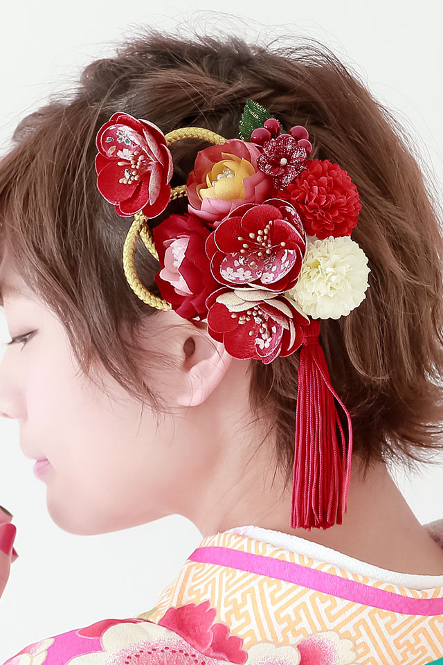 成人式 髪飾り 成人式の髪飾り 2点セット 赤 白 菊 椿 花 水引 房紐 ラメ コサージュ 卒業式 振袖 袴 前撮り 髪留め ヘアアクセサリー 日の通販はau Pay マーケット Soubien