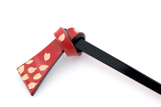 幅広い着物スタイルに使える簪 かんざし 赤 レッド 黒 ブラック 金 桜 花びら レトロモダン 結び簪 小さめ ヘアアクセ 日本製の通販はau Pay マーケット Soubien ポイントupフェスクーポン利用可