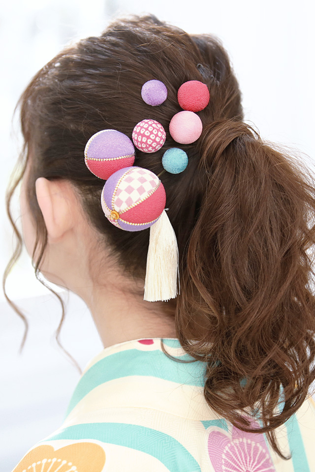 成人式 髪飾り 成人式の髪飾り 簪 かんざし 7点セット ピンク 紫 パープル カラフル 玉飾り 鞠 鹿の子 縮緬 ちりめん 房飾り Uピン 髪の通販はau Pay マーケット Soubien