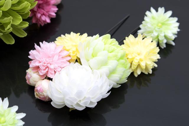 成人式 髪飾り 成人式の髪飾り 3点セット 黄緑系 グリーン ピンポンマム 菊 花 フラワー 蕾 コサージュ ぶら飾り コーム Uピン 髪留め 卒の通販はau Pay マーケット Soubien