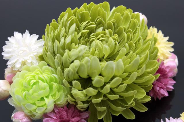 成人式 髪飾り 成人式の髪飾り 3点セット 黄緑系 グリーン ピンポンマム 菊 花 フラワー 蕾 コサージュ ぶら飾り コーム Uピン 髪留め 卒の通販はau Pay マーケット Soubien