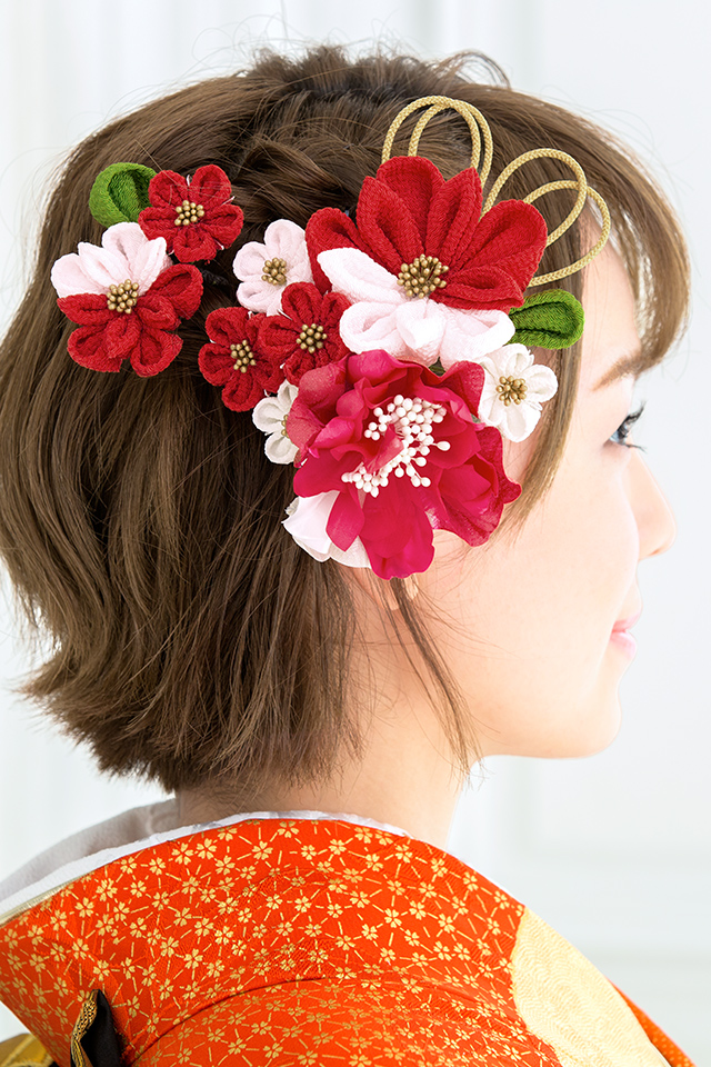 成人式や卒業式におすすめなつまみ細工髪飾り2点セット 赤系 レッド ピンク 白 桜 花 フラワー 組紐 縮緬 ヘアアクセ 日本製の通販はau Pay マーケット Soubien