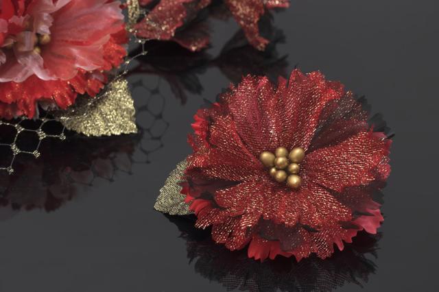 成人式 髪飾り 成人式の髪飾り 2点セット 赤 レッド 金色 ゴールド 黒 牡丹 桜 レース リボン ラメ ぶら飾り コーム Uピン 髪留め ヘアアの通販はau Pay マーケット Soubien