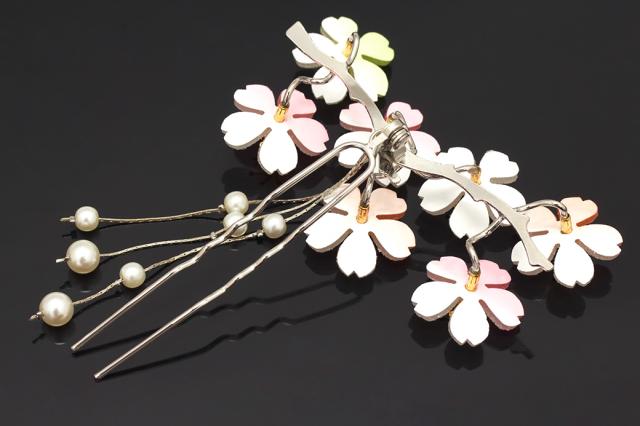 かんざし 簪 白 ホワイト ピンク系 桜 花 フェイクパール ぶら飾り カジュアル 髪飾り ヘアアクセサリー 日本製 の通販はau Pay マーケット Soubien