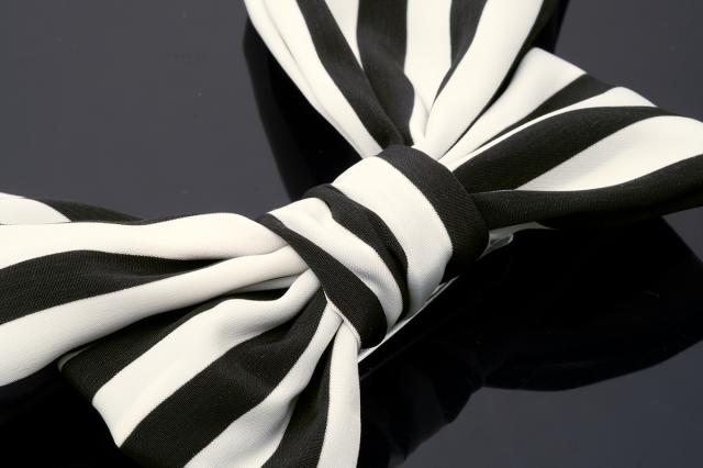 髪飾り 浴衣 リボン 卒業式 袴 成人式 クリップ ボーダー 縞 ストライプ 子供 ヘアアクセサリー 和装 黒 白 和洋兼用 髪留め 日本製 メーの通販はau Pay マーケット Soubien