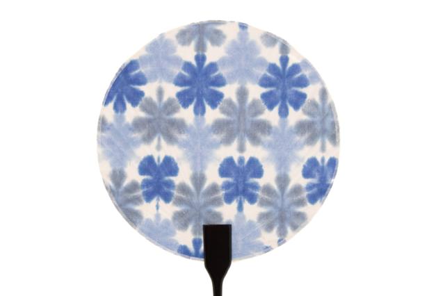 団扇 うちわ 青 ブルー 白 水色 花 雪 和紙 ぼかし 手染め 和雑貨 和装小物 浴衣 花火大会 夏祭り カジュアル 暑さ対策 B の通販はau Pay マーケット Soubien 団扇 うちわ 青 ブルー 白 水色 花 雪 和紙 ぼかし 手染め 和雑貨 和装小物 浴衣 花火大会 夏祭り カジュアル 暑さ対策 B の通販はau Pay マーケット Soubien