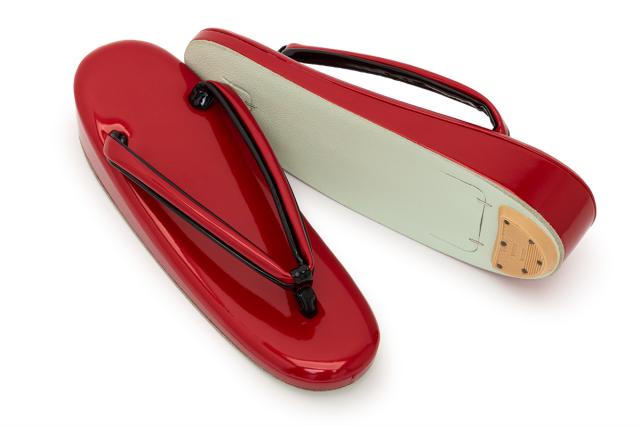 草履 レディース 小紋用 色無地用 紬用 レッド 赤 無地 シンプル エナメル加工 小判型 カジュアル ぞうり ゾウリ 女性用 オールシーズンの通販はau Pay マーケット Soubien