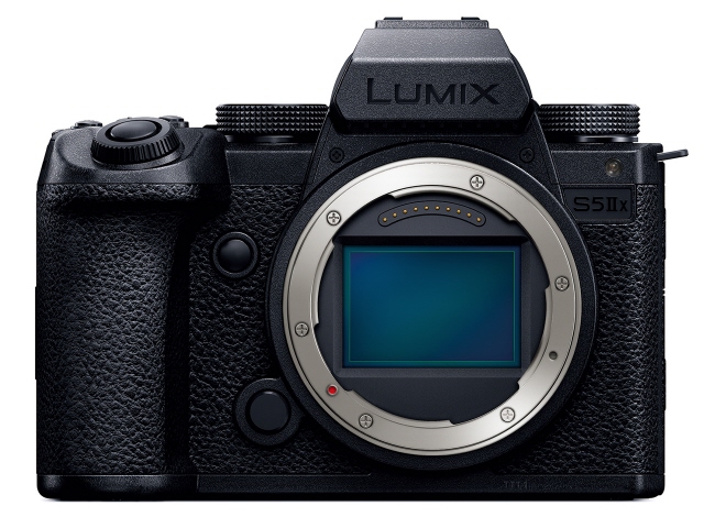 【中古即決】Canon EOS Kiss X10【レンズいらない人向き】 中古即決】Canon EOS Kiss X10【レンズいらない人向き】
