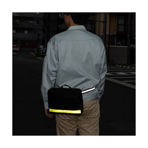 現場用ポーチ タブレットも整理 収納 できる反射テープ付きショルダーポーチ BAG-GEN2BK 作業現場での必需品 タブレットも収納可能なショルダーポーチ 反射テープ付きで安全性もバッチリ 作業効率をアップさせる便利なアイテム 送料無料の通販は 現場用ポーチ タブレットも整理 収納 できる反射テープ付きショルダーポーチ BAG-GEN2BK 作業現場での必需品 タブレットも収納可能なショルダーポーチ 反射テープ付きで安全性もバッチリ 作業効率をアップさせる便利なアイテム 送料無料の通販は
