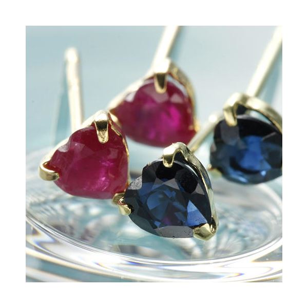 K18YGハートシェイプピアス サファイア 18金の輝きが心を奪う、愛と美しさの融合 サファイアが煌めくハートシェイプピアス 送料無料の通販は