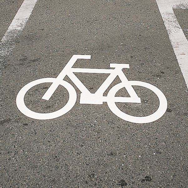 路面標示サインマークテープ RHM-3 道路を彩るサインマークテープ RHM-3 - 路面に輝く、安全と美しさを守る新たな道標 信頼の品質と耐久性で、あなたの街を明るく照らします 送料無料の通販は