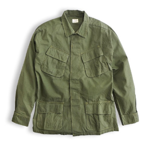 アメリカ軍 ジャングル ファーティング リップストップ ジャケット 4thモデル S オリーブ レプリカ 米軍 ミリタリーウェア 密林でのサバイバルをサポートする、4代目のジャングルファーティングリップストップジャケット オリーブカラーのSサイズ 送料無料の通販は