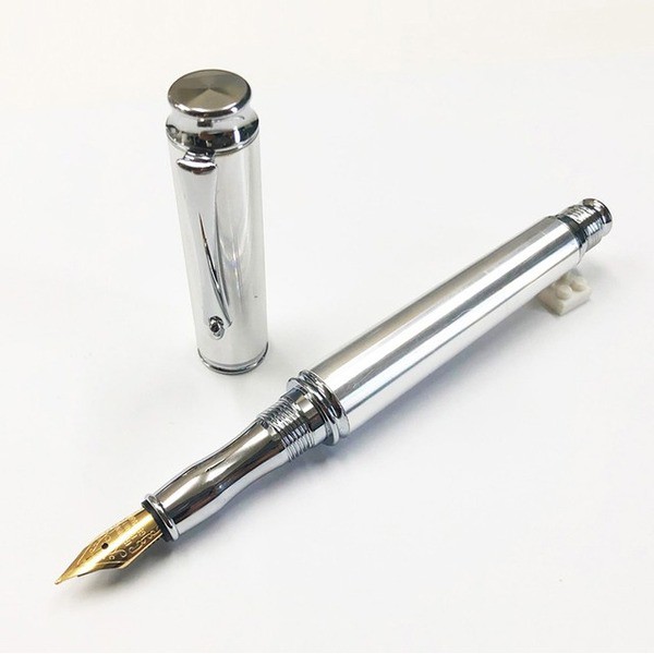 金属 万年筆/文房具 【アルミ シルバーカラー】 日本製 国産 中太字 文具 オフィス 事務用 用品 ステーショナリー『Metal Pen』 送料無料の通販は
