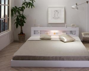 ＬＥＤライト・コンセント付きフロアベッド プレミアムボンネルコイルマットレス付き セミダブル 組立設置付 組立設置付 プレミアムボンネルコイルマットレス付き セミダブル 送料無料の通販は