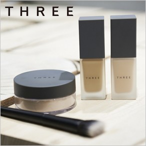 three base make up