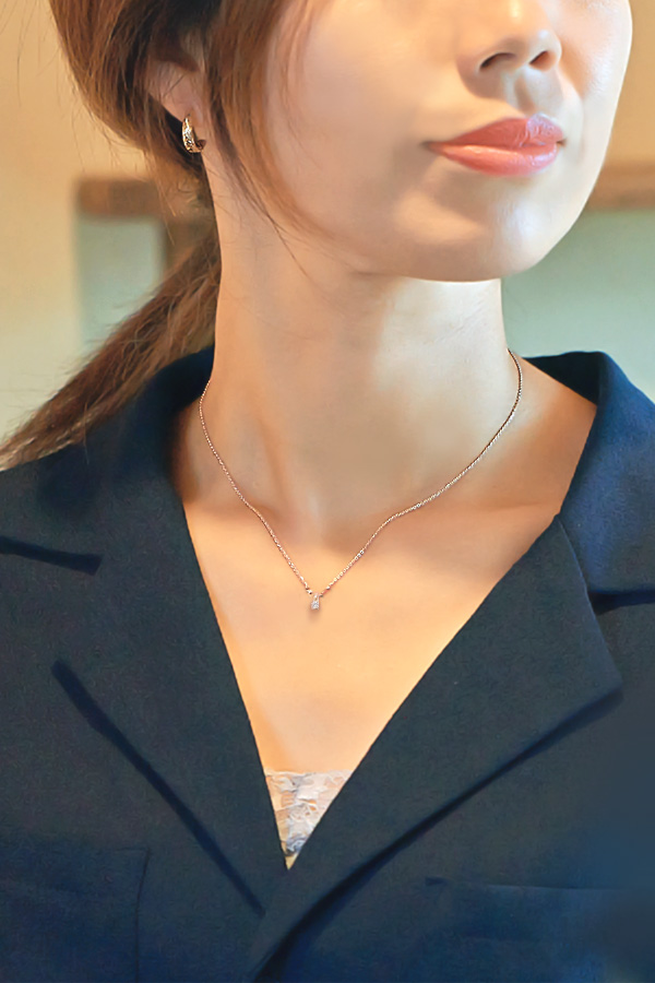 �ꗱ�l�b�N���X