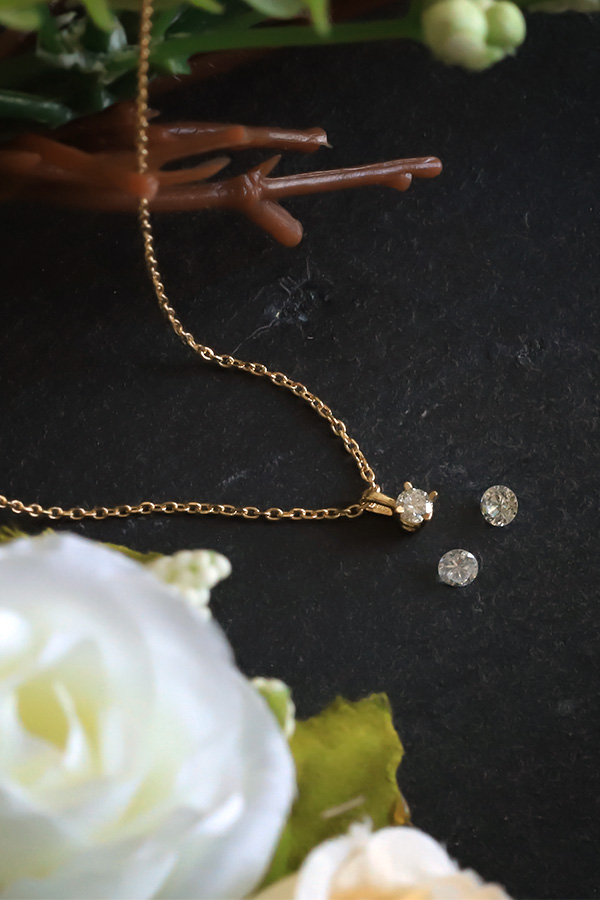 �ꗱ�l�b�N���X