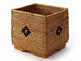 アタ製小物入れ