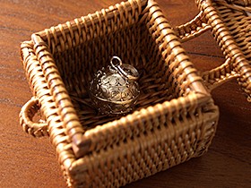 アタ ガムランボールボックス