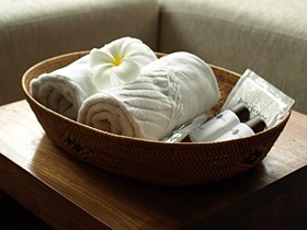 ゲスト用のタオル・バスグッズ入れ