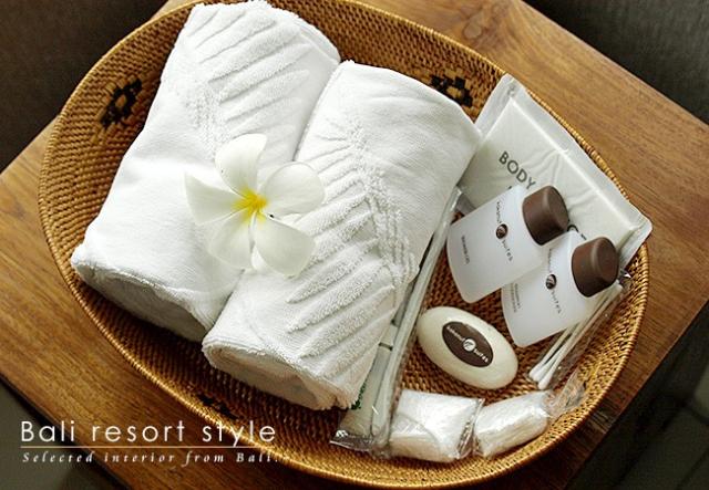 バリのアタのアメニティバスケット