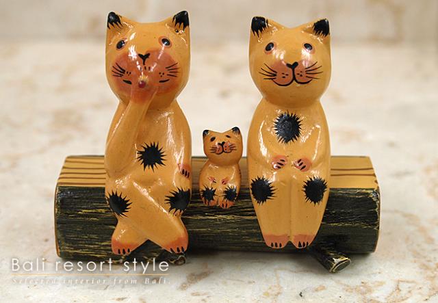 木彫りのバリ猫
