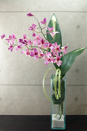 南国アレンジ 細長い葉っぱ