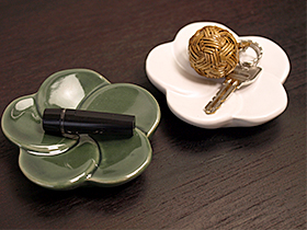 プレゼント　バリの陶器の小物入れ