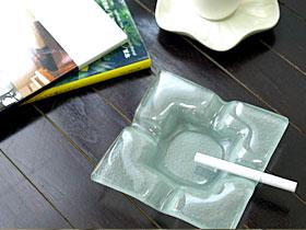 灰皿　レストラン