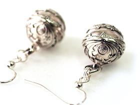 ガムランボールSS付ピアス(銀河系)