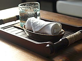 バリ　おしぼり置き