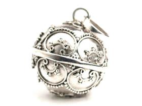 ガムランボール 月